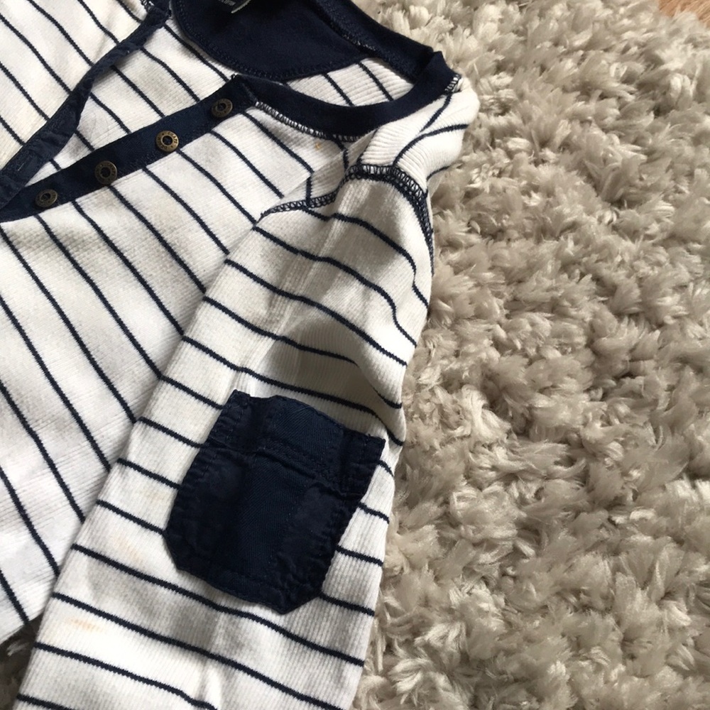 Sweater. Size Medium. By Chaps - Picture 4 of 5